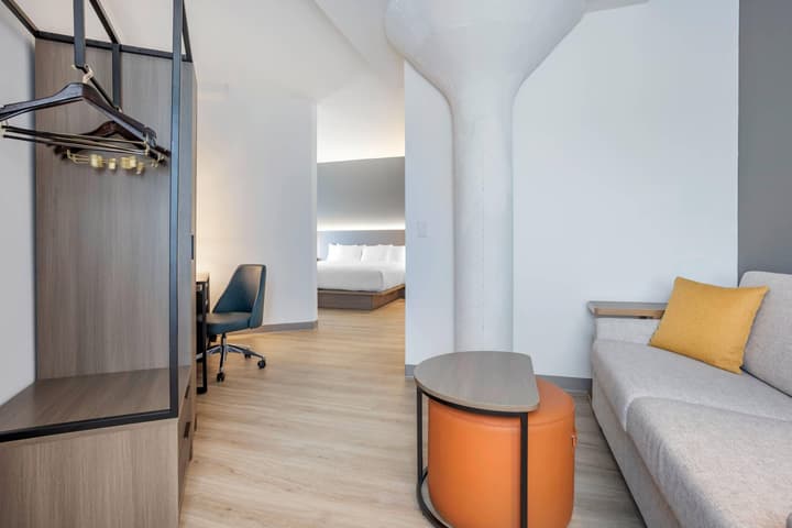 Four Points by Sheraton Newark Airport