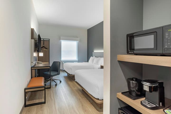 Four Points by Sheraton Newark Airport