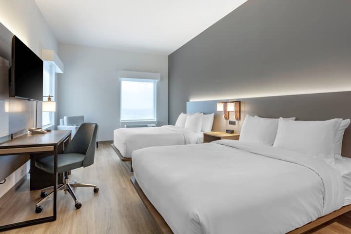 Four Points by Sheraton Newark Airport