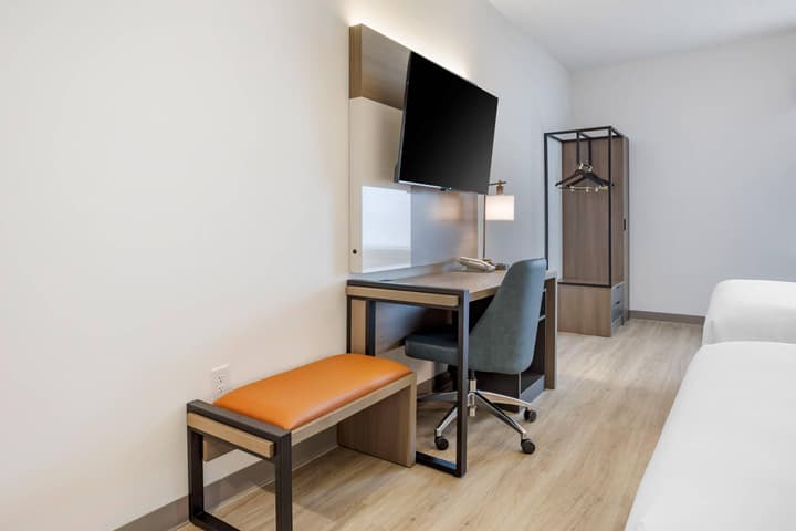 Four Points by Sheraton Newark Airport