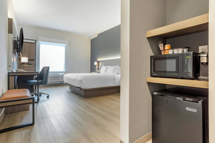 Four Points by Sheraton Newark Airport