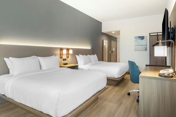 Four Points by Sheraton Newark Airport
