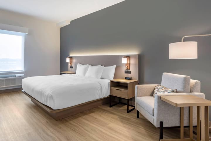 Four Points by Sheraton Newark Airport