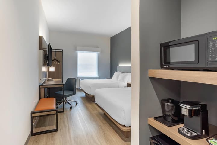 Four Points by Sheraton Newark Airport