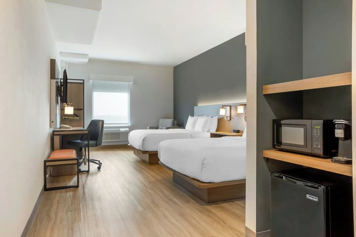 Four Points by Sheraton Newark Airport
