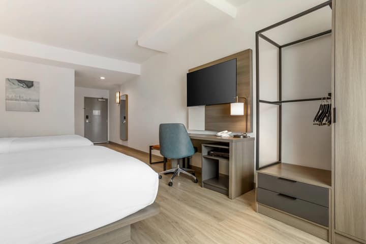 Four Points by Sheraton Newark Airport