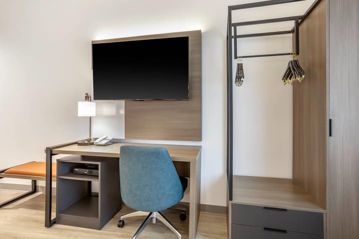 Four Points by Sheraton Newark Airport