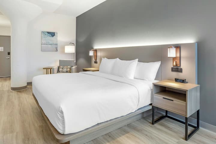 Four Points by Sheraton Newark Airport