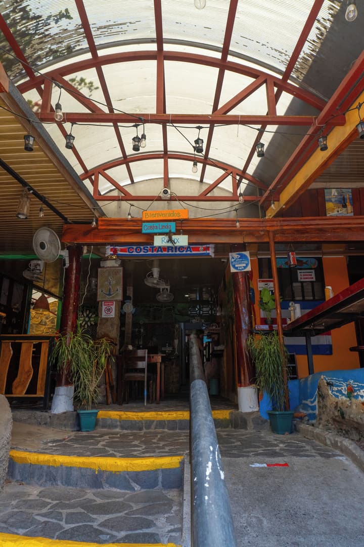 COSTA LINDA ART HOSTEL