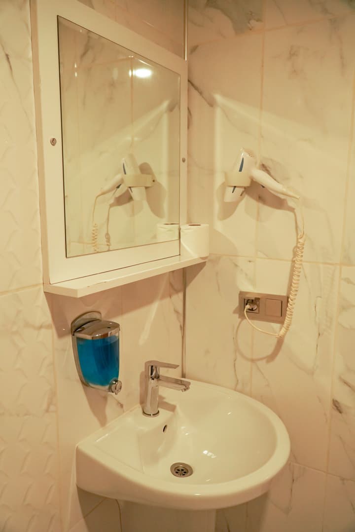 Otel Çınas