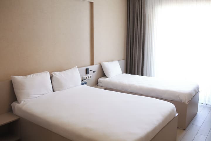 Otel Çınas