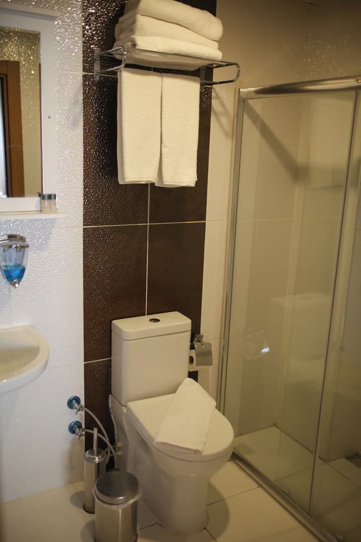Otel Çınas