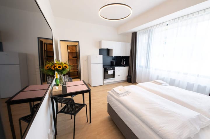 Post 120 Suites