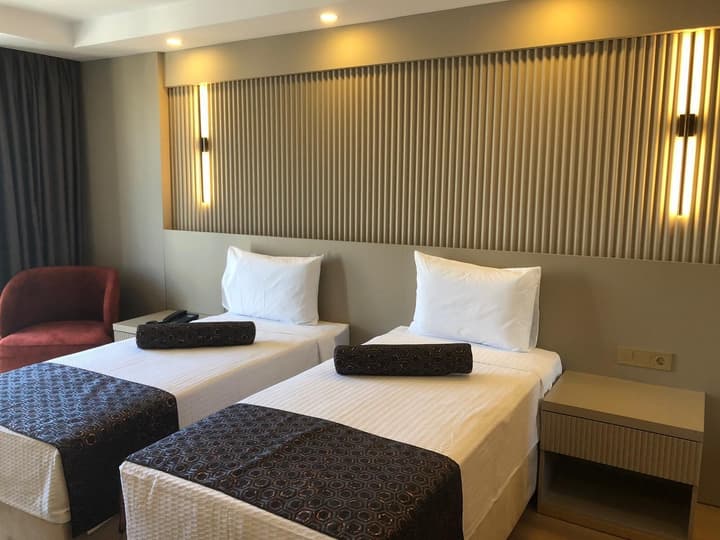 Grand Iska Hotel