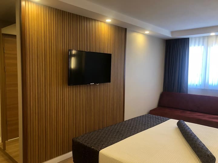 Grand Iska Hotel