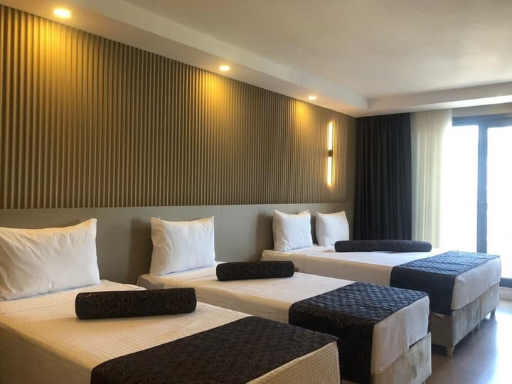 Grand Iska Hotel