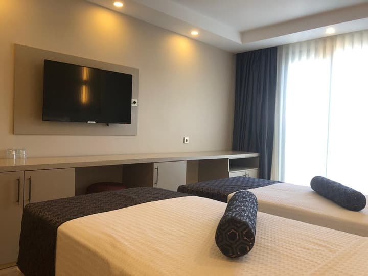 Grand Iska Hotel
