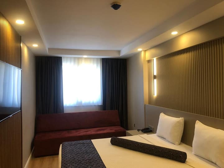 Grand Iska Hotel