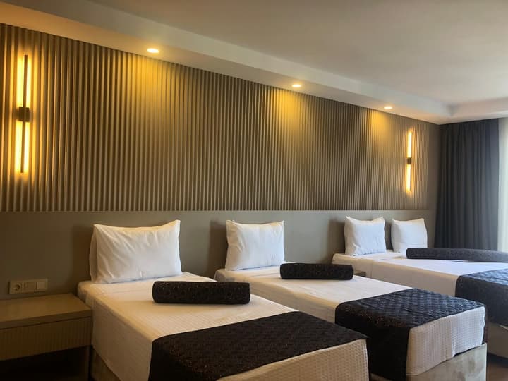 Grand Iska Hotel