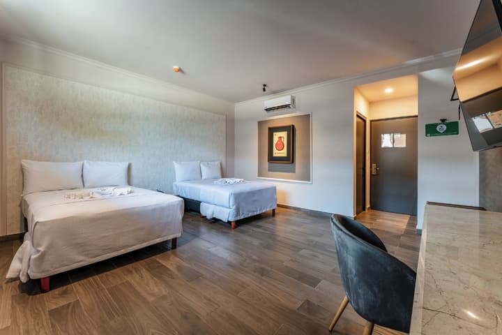 Hotel MID Project