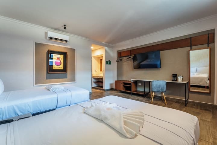 Hotel MID Project