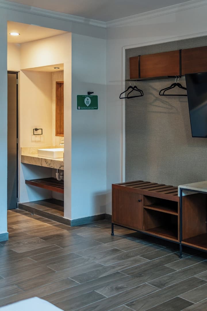 Hotel MID Project