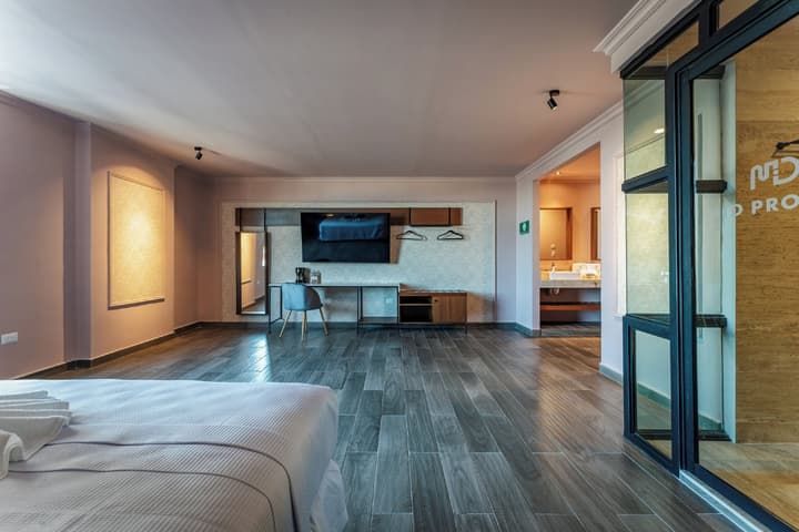 Hotel MID Project