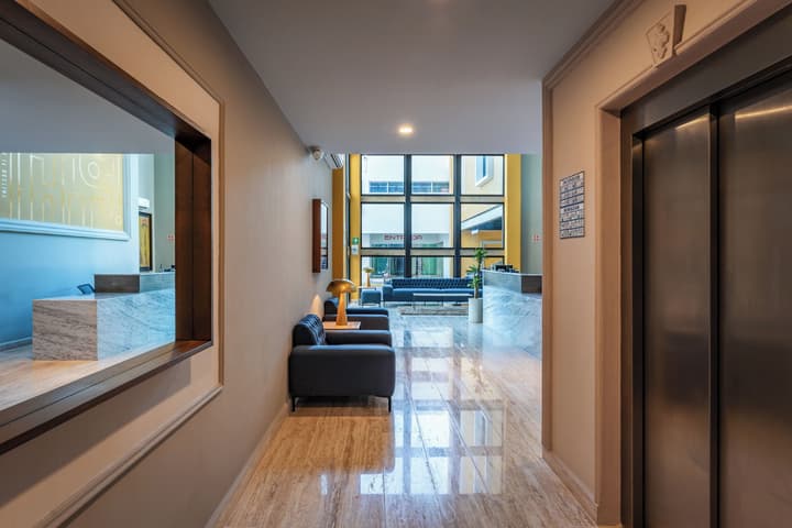 Hotel MID Project