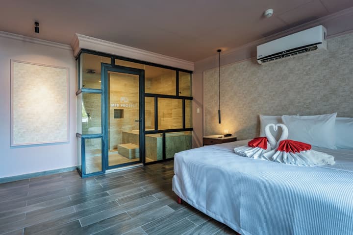 Hotel MID Project