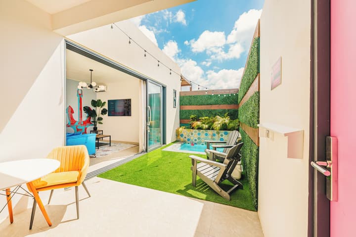 Privada Stays - Private Pools & Colorful-Chic Boutique Hotel - Adults Only