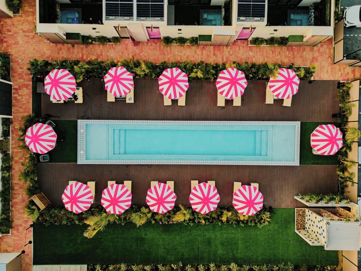 Privada Stays - Private Pools & Colorful-Chic Boutique Hotel - Adults Only