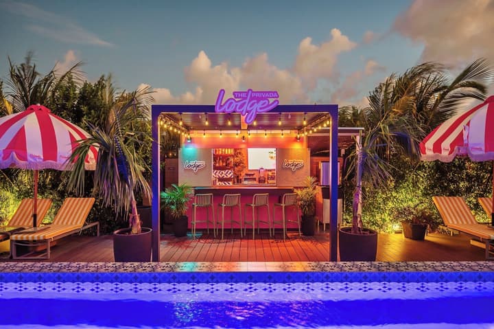 Privada Stays - Private Pools & Colorful-Chic Boutique Hotel - Adults Only
