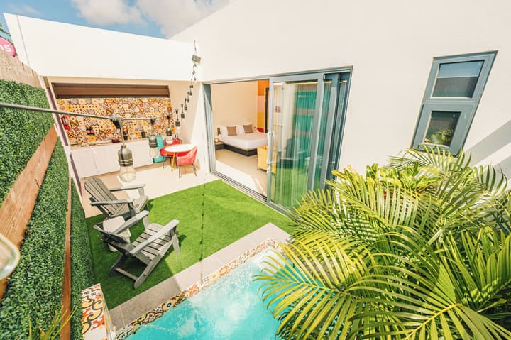 Privada Stays - Private Pools & Colorful-Chic Boutique Hotel - Adults Only