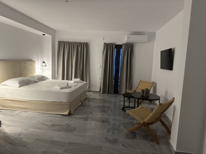 CAVO PISO LIVADI