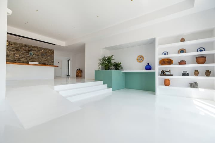CAVO PISO LIVADI