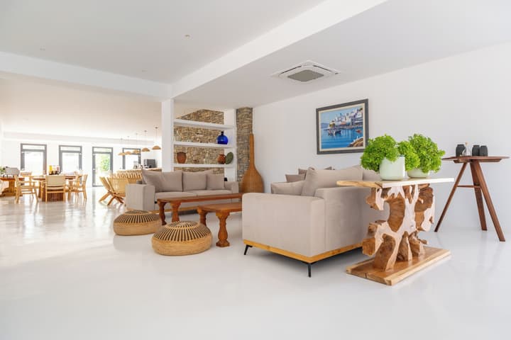 CAVO PISO LIVADI