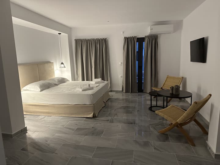 CAVO PISO LIVADI