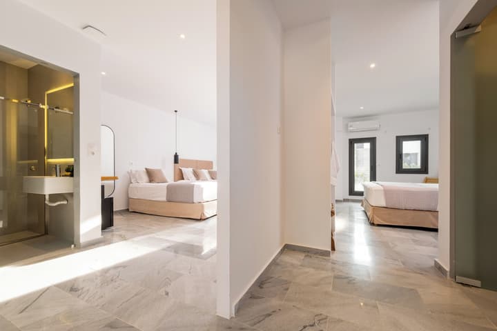 CAVO PISO LIVADI