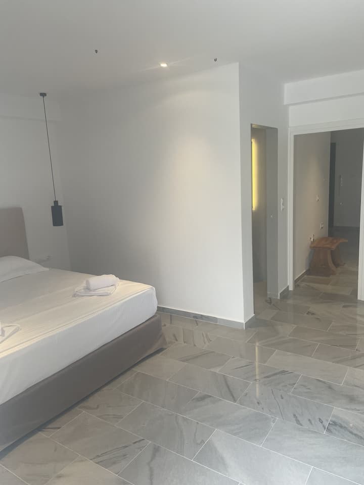 CAVO PISO LIVADI