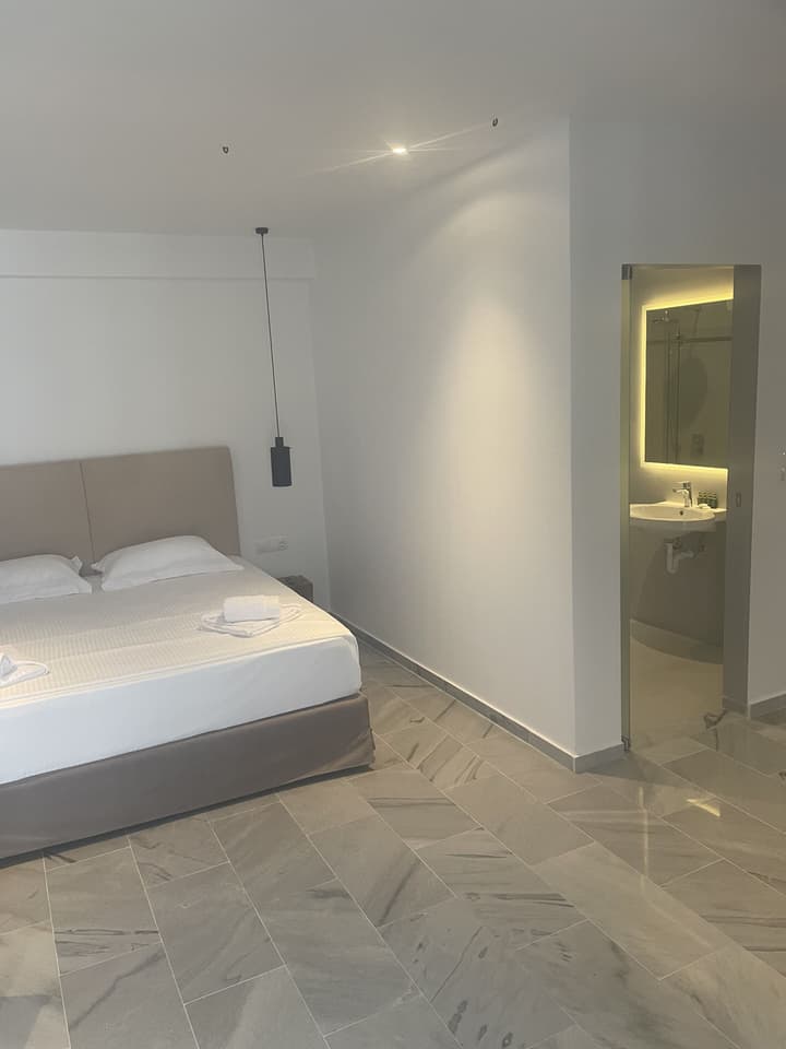 CAVO PISO LIVADI