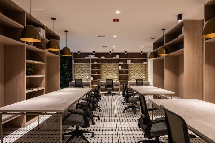 Nakúa Stay + Work