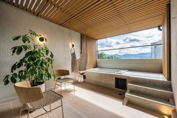 Nakúa Stay + Work