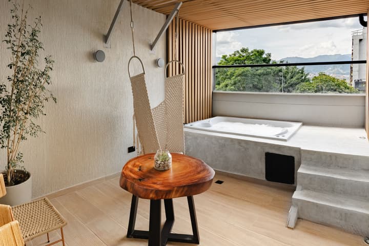 Nakúa Stay + Work