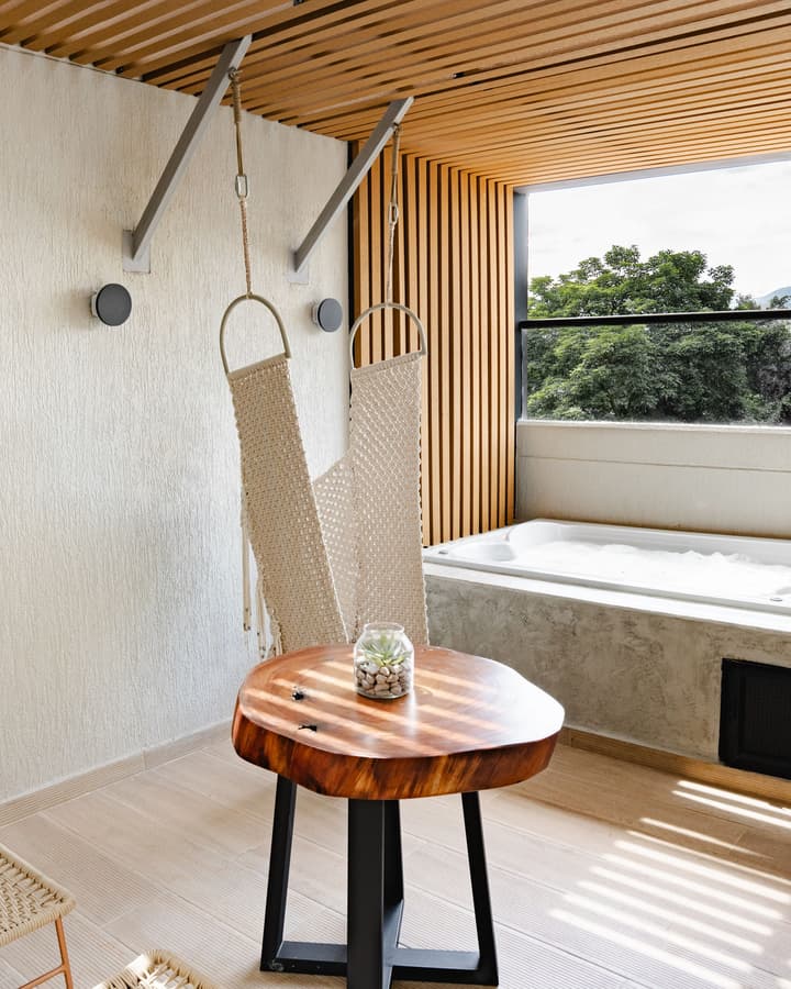 Nakúa Stay + Work