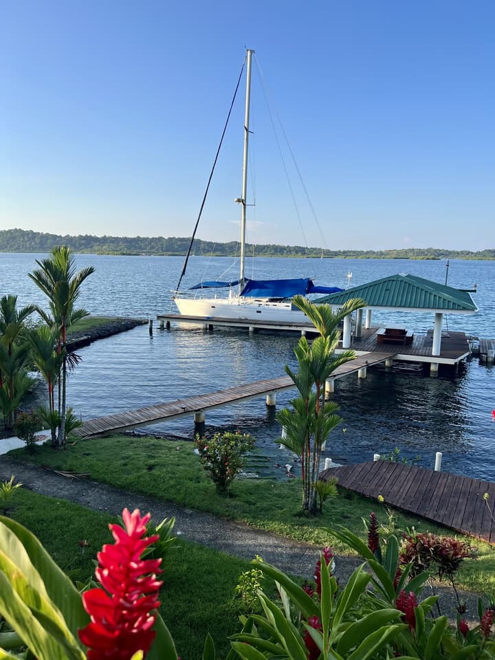 Akwaba Lodge Island Boutique Hotel