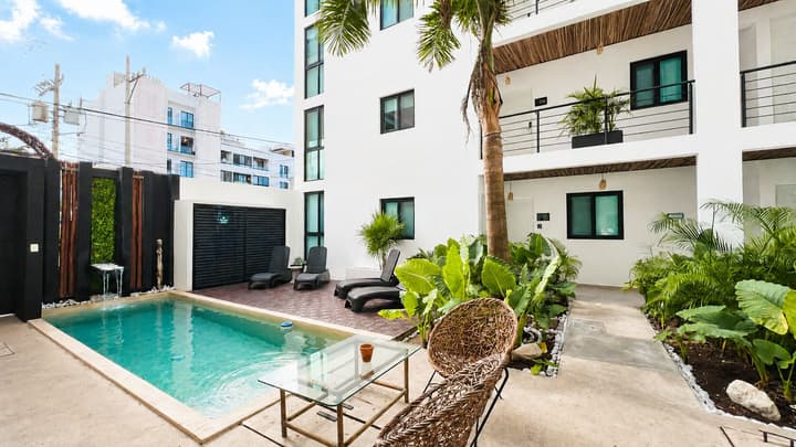 Live Coco Suites
