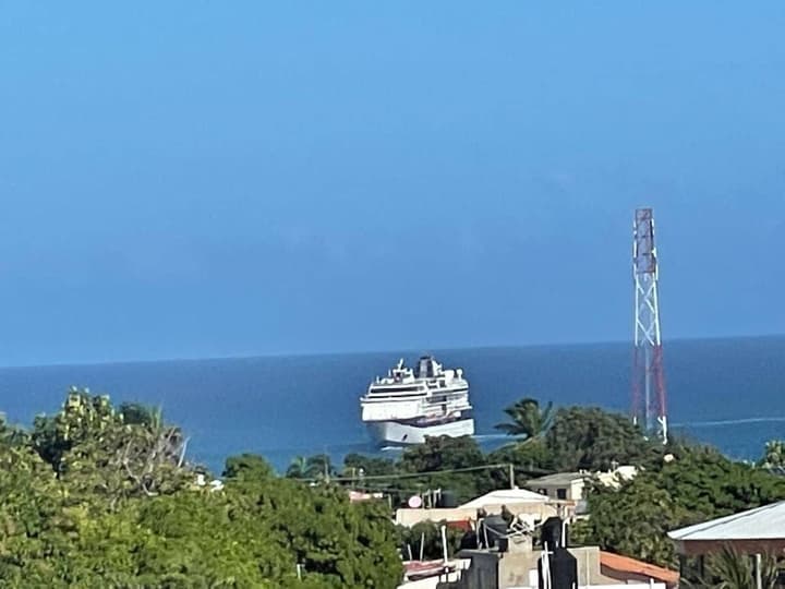 ROYAL TERRACE DUKE V