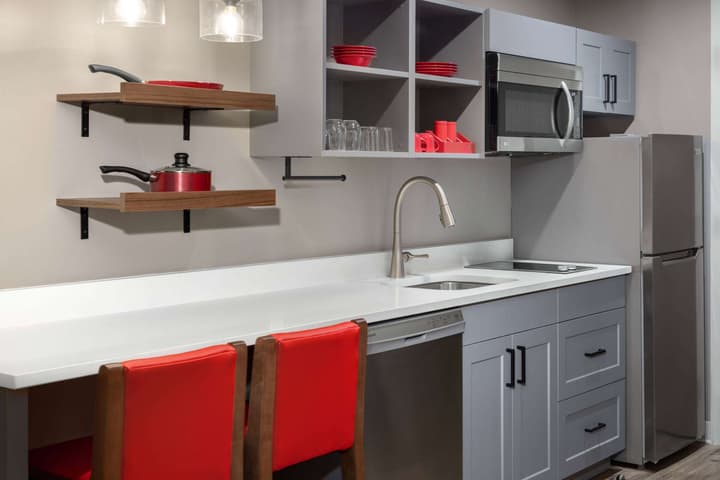 Hawthorn Extended Stay by Wyndham Williston/Burlington