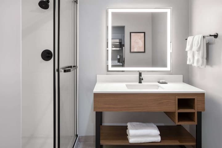 Hawthorn Extended Stay by Wyndham Williston/Burlington