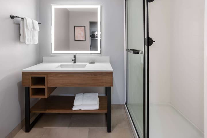 Hawthorn Extended Stay by Wyndham Williston/Burlington